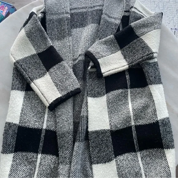 Fate Black and White Plaid Hooded Coat size S - Picture 4 of 5